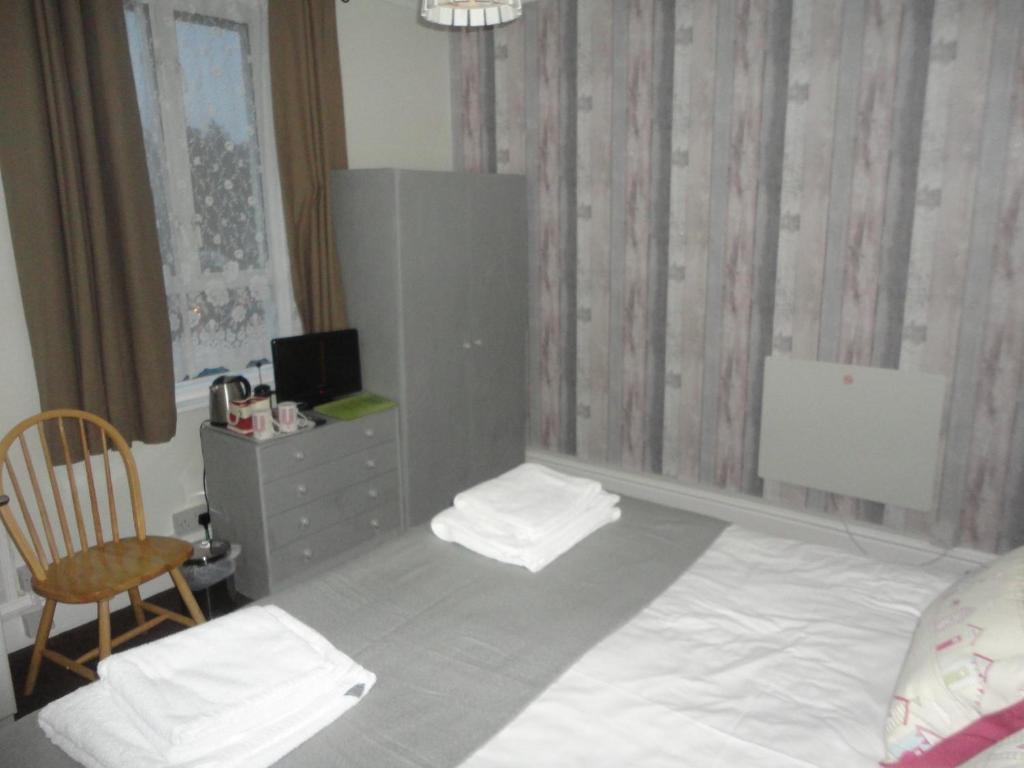 เวฟส์ อิน เบด แอนด์ เบรคฟาสต์ Bed & Breakfast บอร์นมัธ ภายนอก รูปภาพ