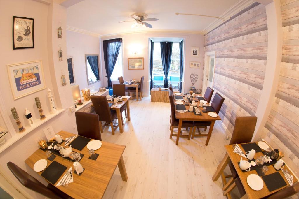เวฟส์ อิน เบด แอนด์ เบรคฟาสต์ Bed & Breakfast บอร์นมัธ ภายนอก รูปภาพ