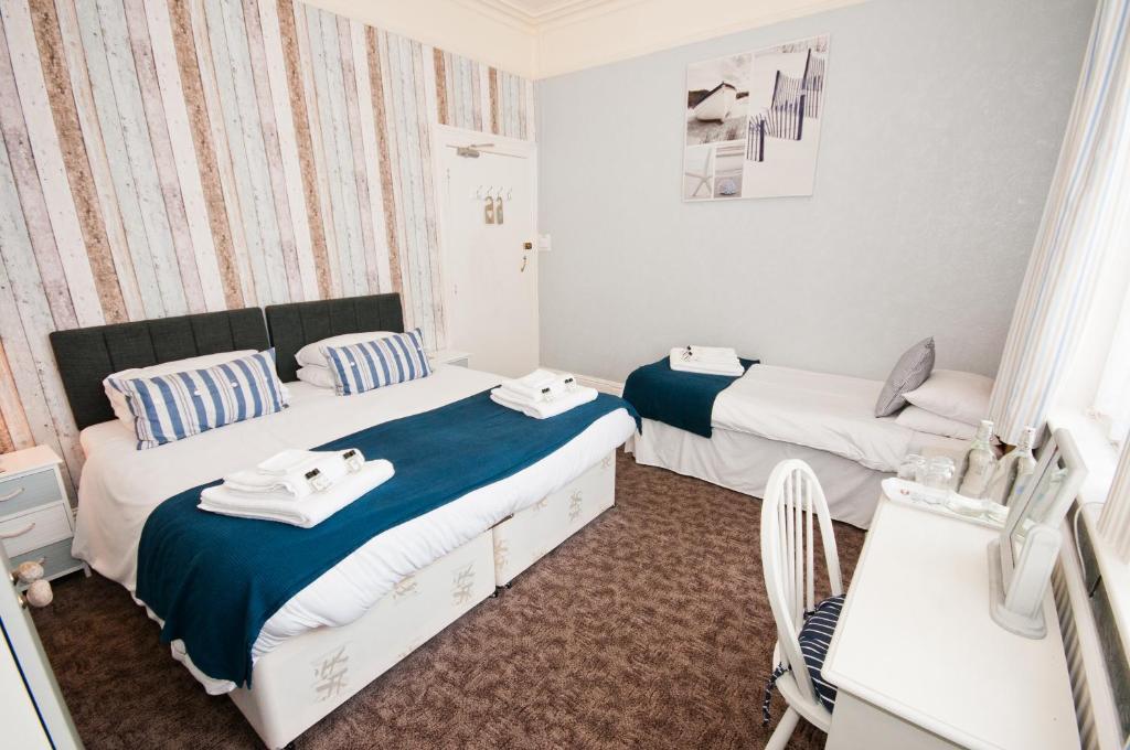 เวฟส์ อิน เบด แอนด์ เบรคฟาสต์ Bed & Breakfast บอร์นมัธ ห้อง รูปภาพ