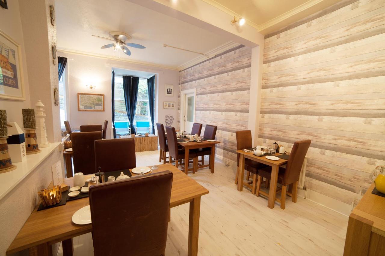 เวฟส์ อิน เบด แอนด์ เบรคฟาสต์ Bed & Breakfast บอร์นมัธ ภายนอก รูปภาพ