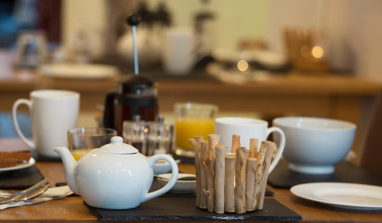 เวฟส์ อิน เบด แอนด์ เบรคฟาสต์ Bed & Breakfast บอร์นมัธ ภายนอก รูปภาพ